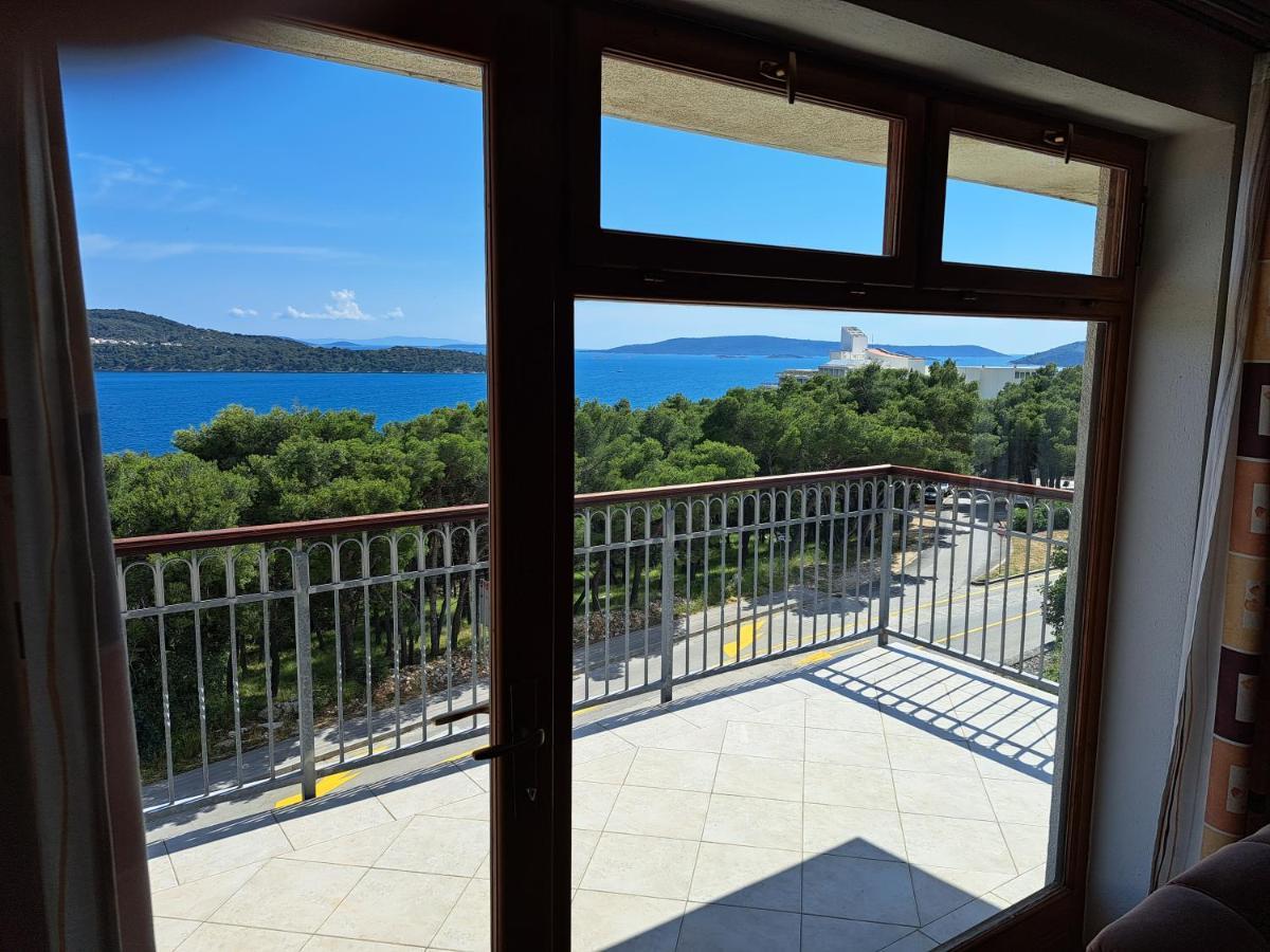 Apartment With Splendid Sea View Trogir Exterior photo