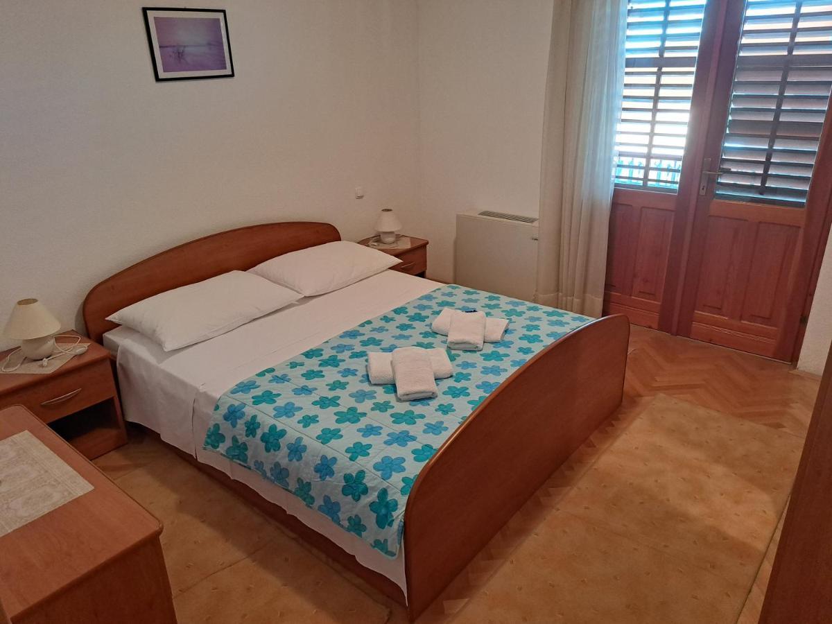Apartment With Splendid Sea View Trogir Exterior photo