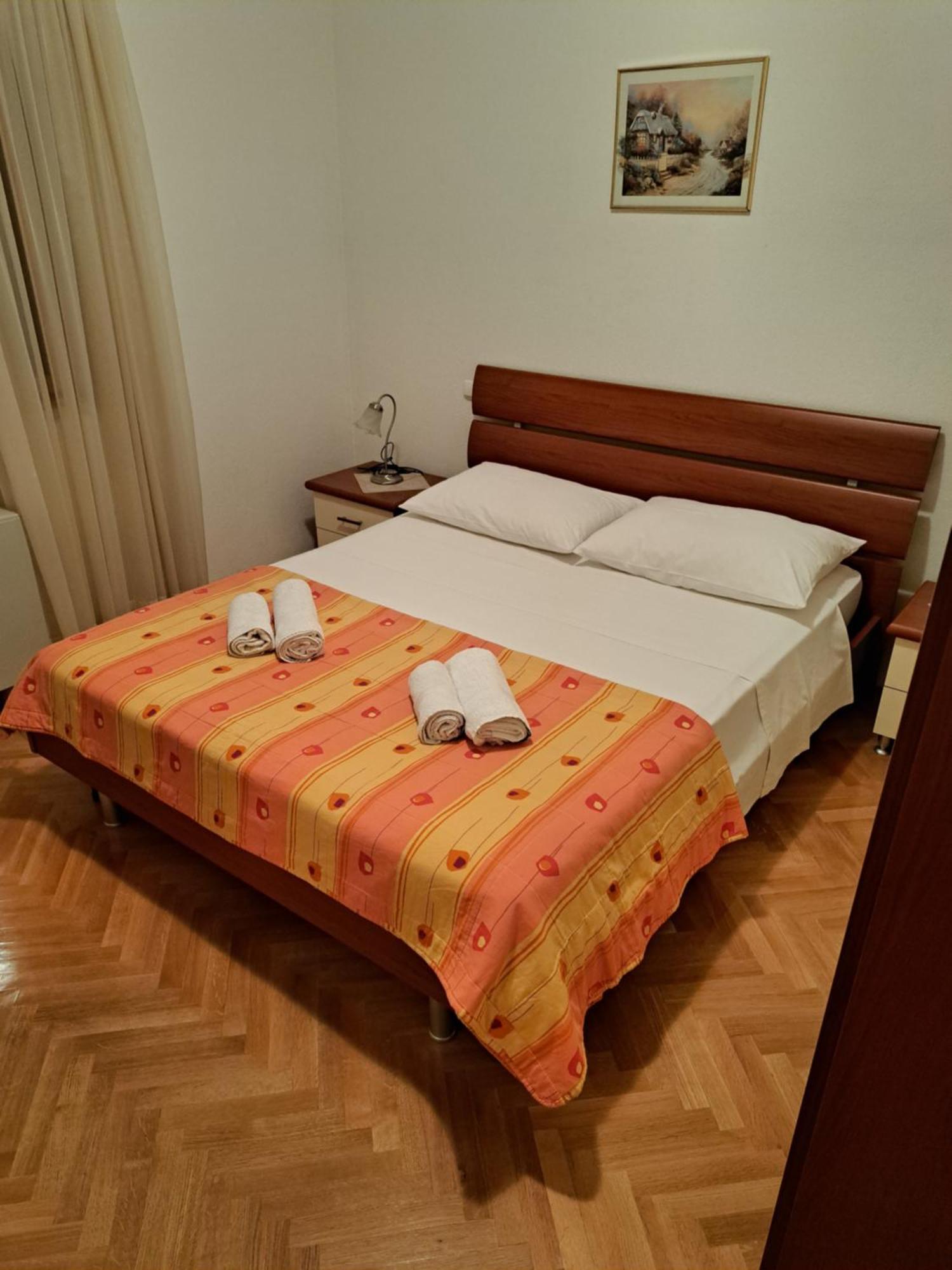 Apartment With Splendid Sea View Trogir Room photo